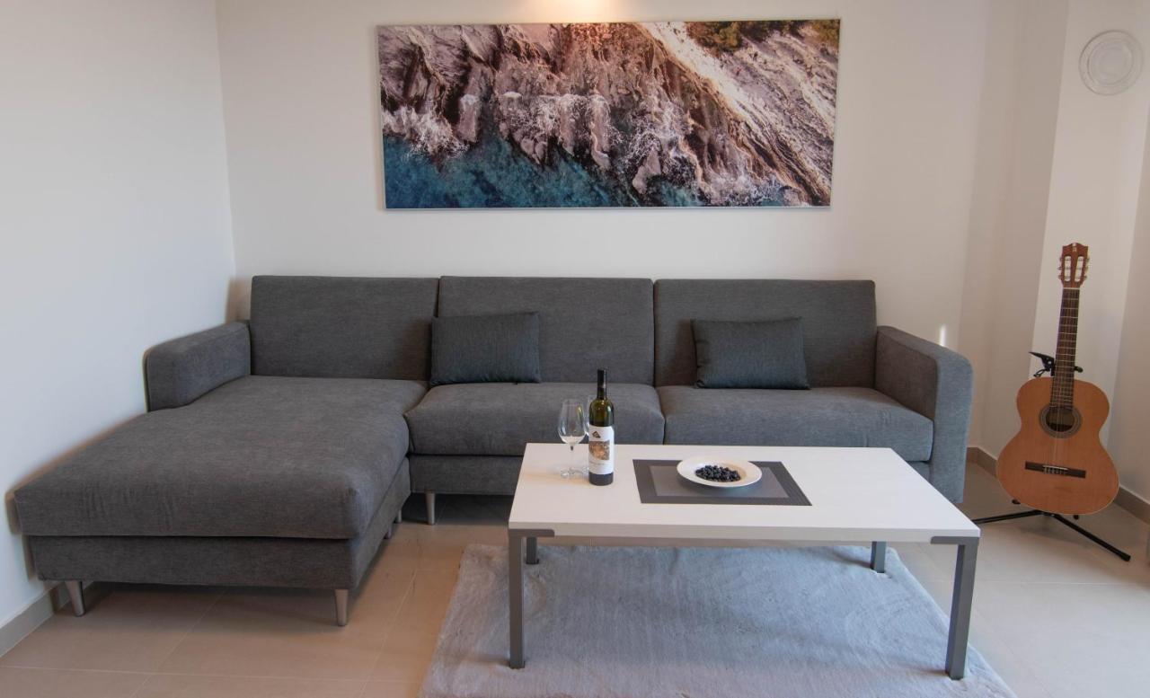 Luxury Apartment Faro With Sea View And Swimming Pool Premantura Buitenkant foto
