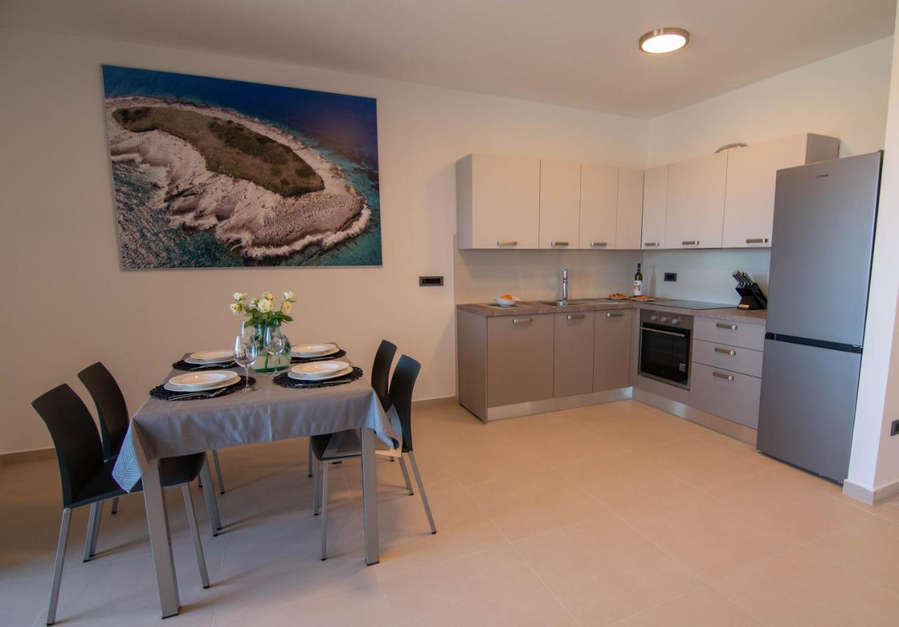 Luxury Apartment Faro With Sea View And Swimming Pool Premantura Buitenkant foto