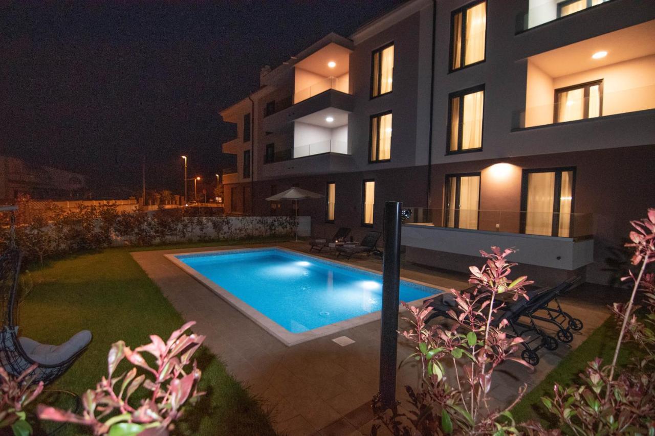 Luxury Apartment Faro With Sea View And Swimming Pool Premantura Buitenkant foto