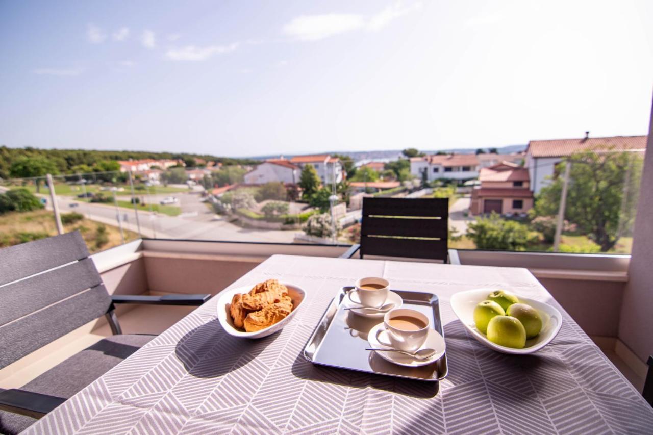 Luxury Apartment Faro With Sea View And Swimming Pool Premantura Buitenkant foto